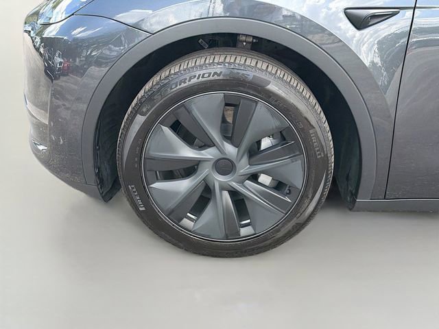 Used 2024 Tesla Model Y Long Range AWD/4WD image 39