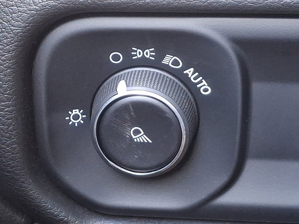 Used 2024 RAM 2500 Tradesman w/ Chrome Appearance Group image 21