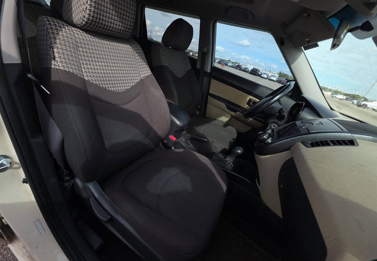 Used 2011 Kia Soul ! image 10