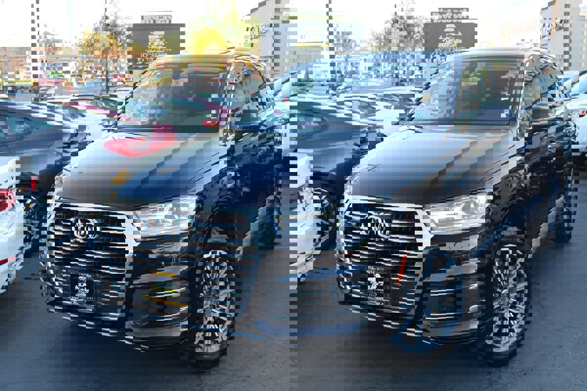 Used 2017 Audi Q7 3.0T Premium Plus image 2