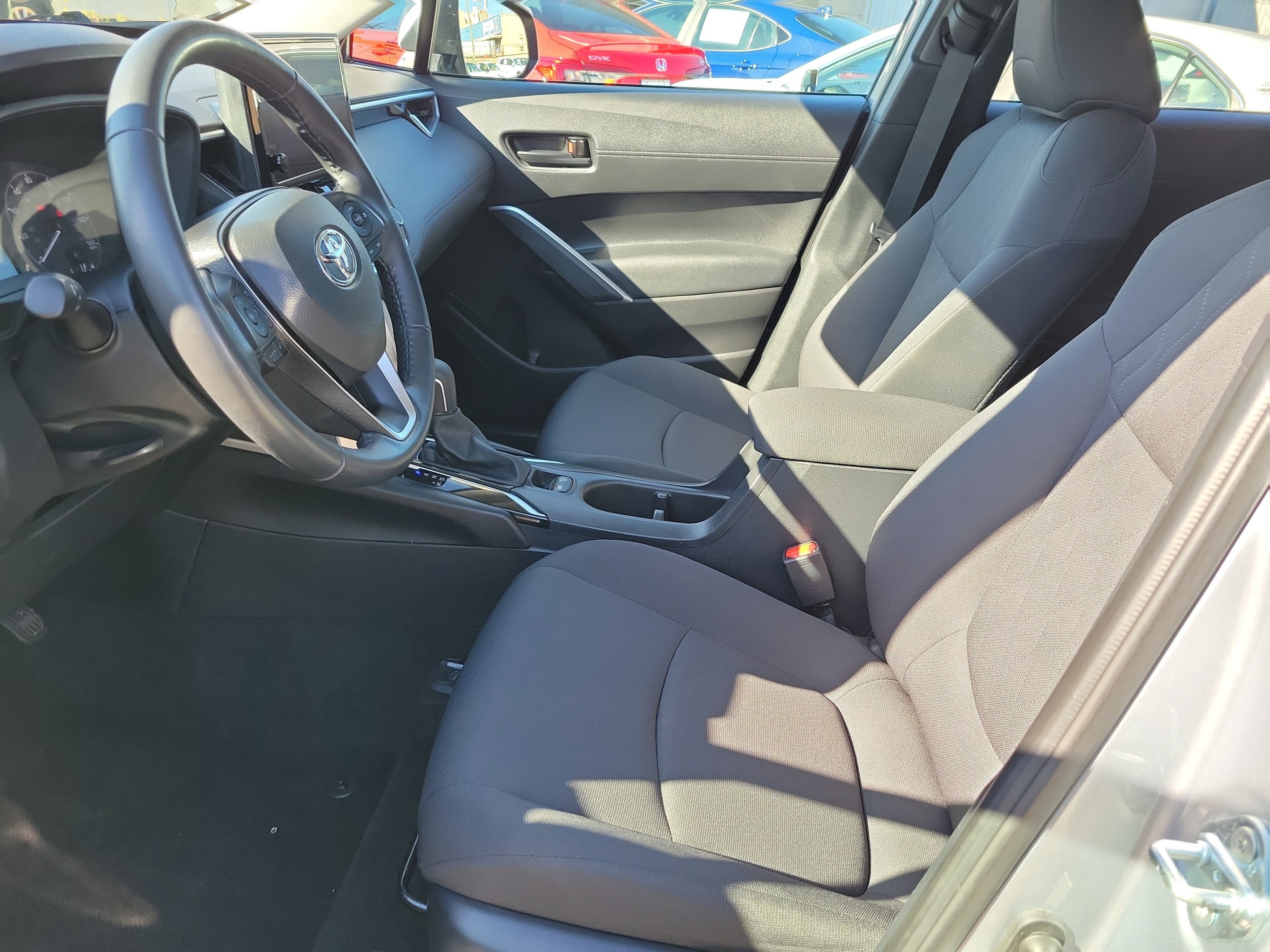 Used 2024 Toyota Corolla Cross LE image 17