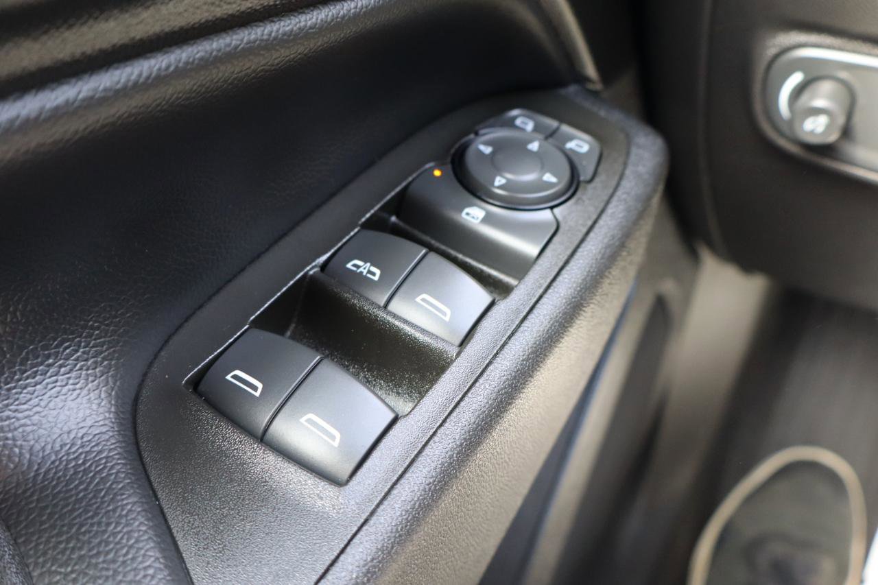 Used 2023 Chevrolet Equinox LT AWD/4WD image 9