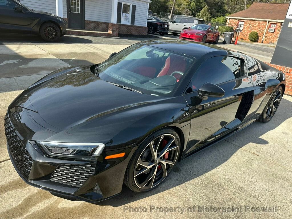 Used 2022 Audi R8 V10 w/ Premium Package image 4