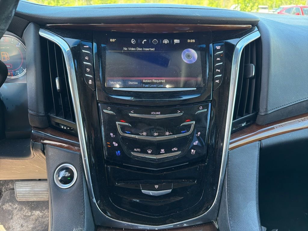 Used 2017 Cadillac Escalade ESV Luxury AWD/4WD image 12