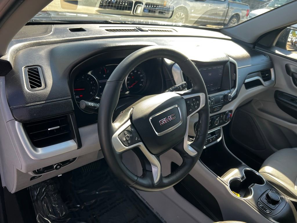 Used 2024 GMC Terrain SLT image 30