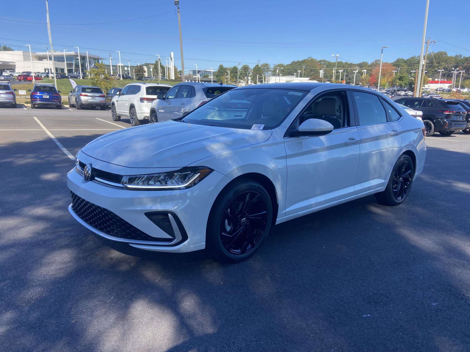 New 2026 Volkswagen Jetta SE FWD image 3