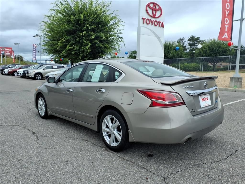 Used 2013 Nissan Altima 2.5 SL w/ 2.5 Moonroof Pkg FWD image 7