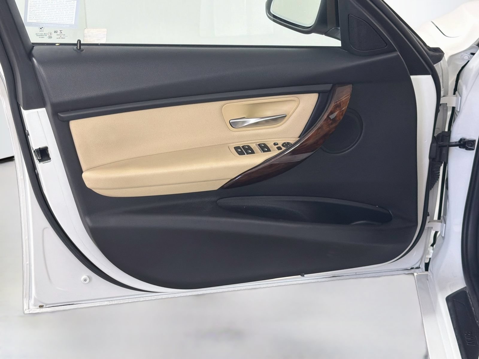 Used 2018 BMW 320i Sedan RWD image 19