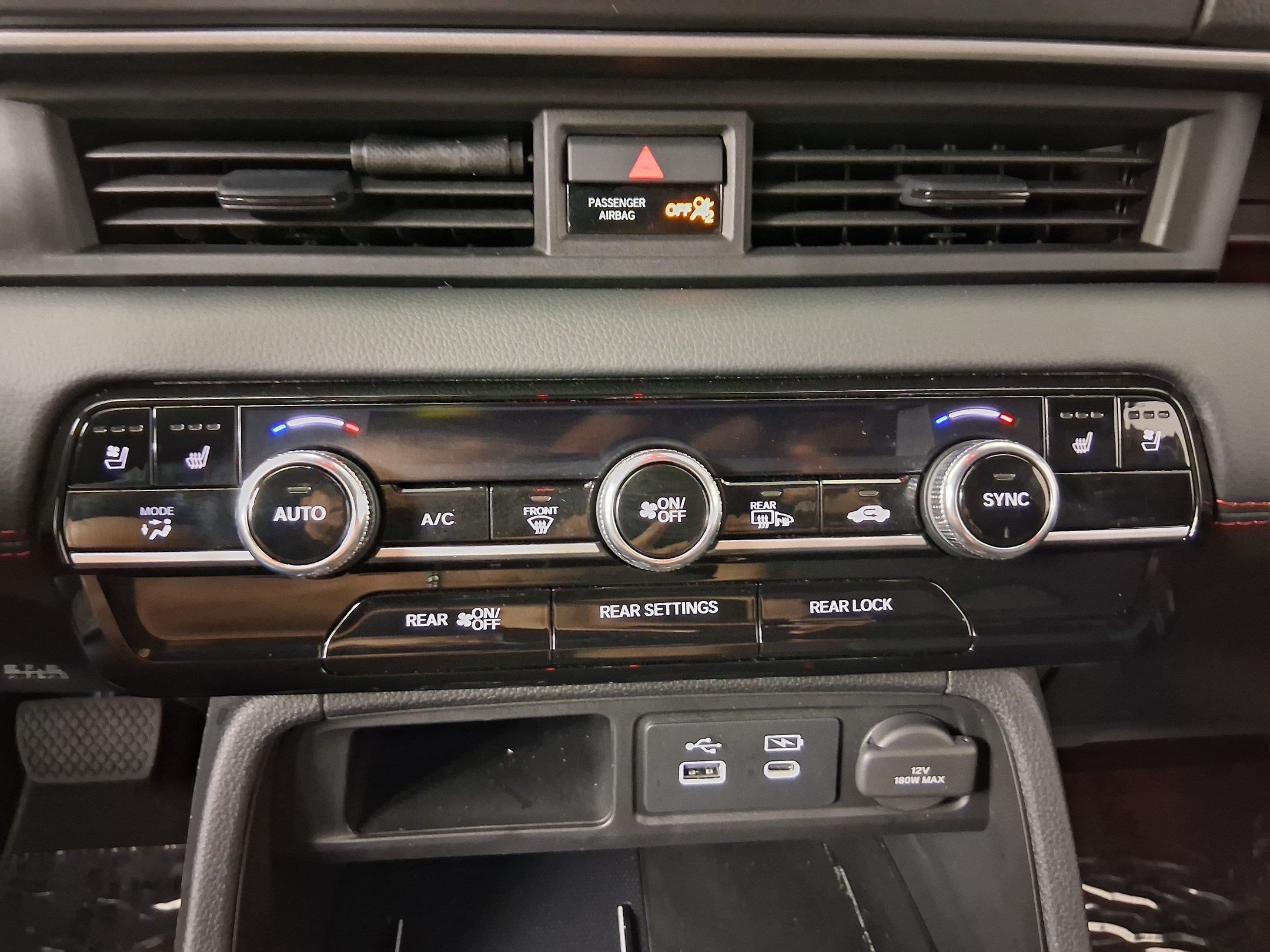 Used 2025 Honda Pilot Black Edition image 30