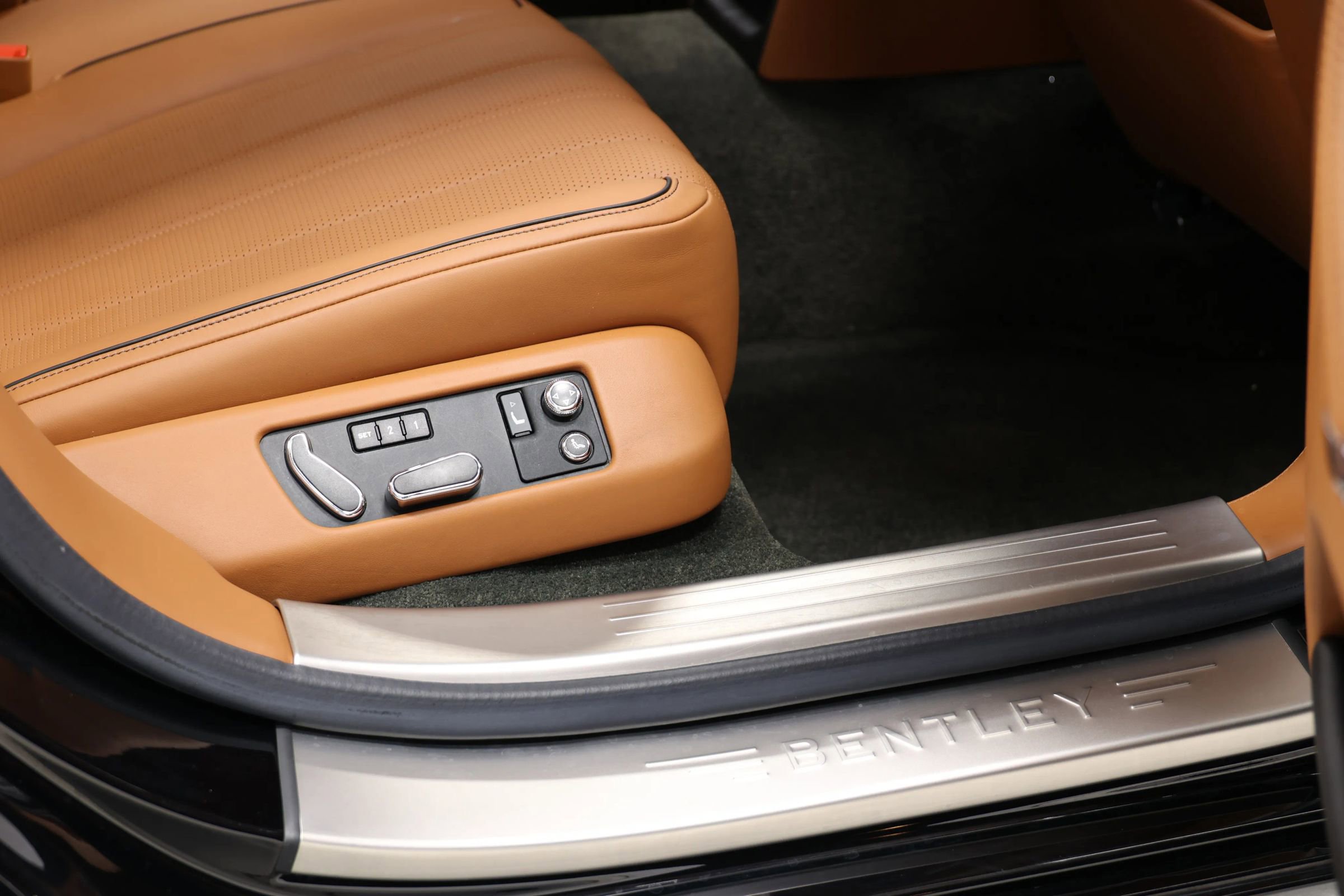 Used 2015 Bentley Flying Spur V8 AWD/4WD image 59