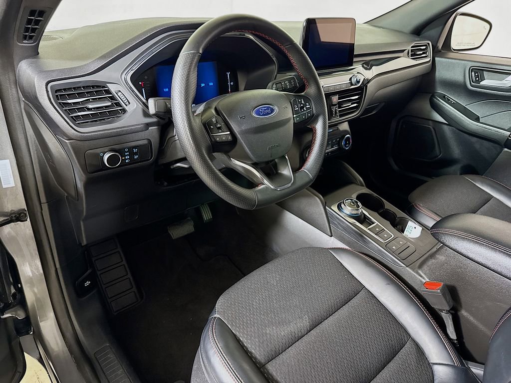 Used 2025 Ford Escape ST-Line AWD/4WD image 7