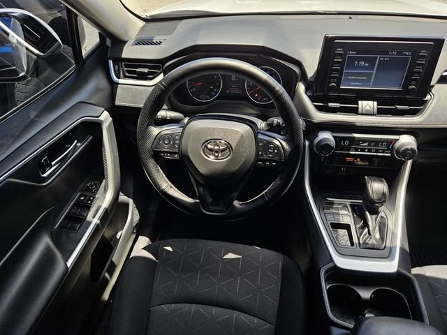 Used 2019 Toyota RAV4 XLE w/ Convenience Package FWD image 26