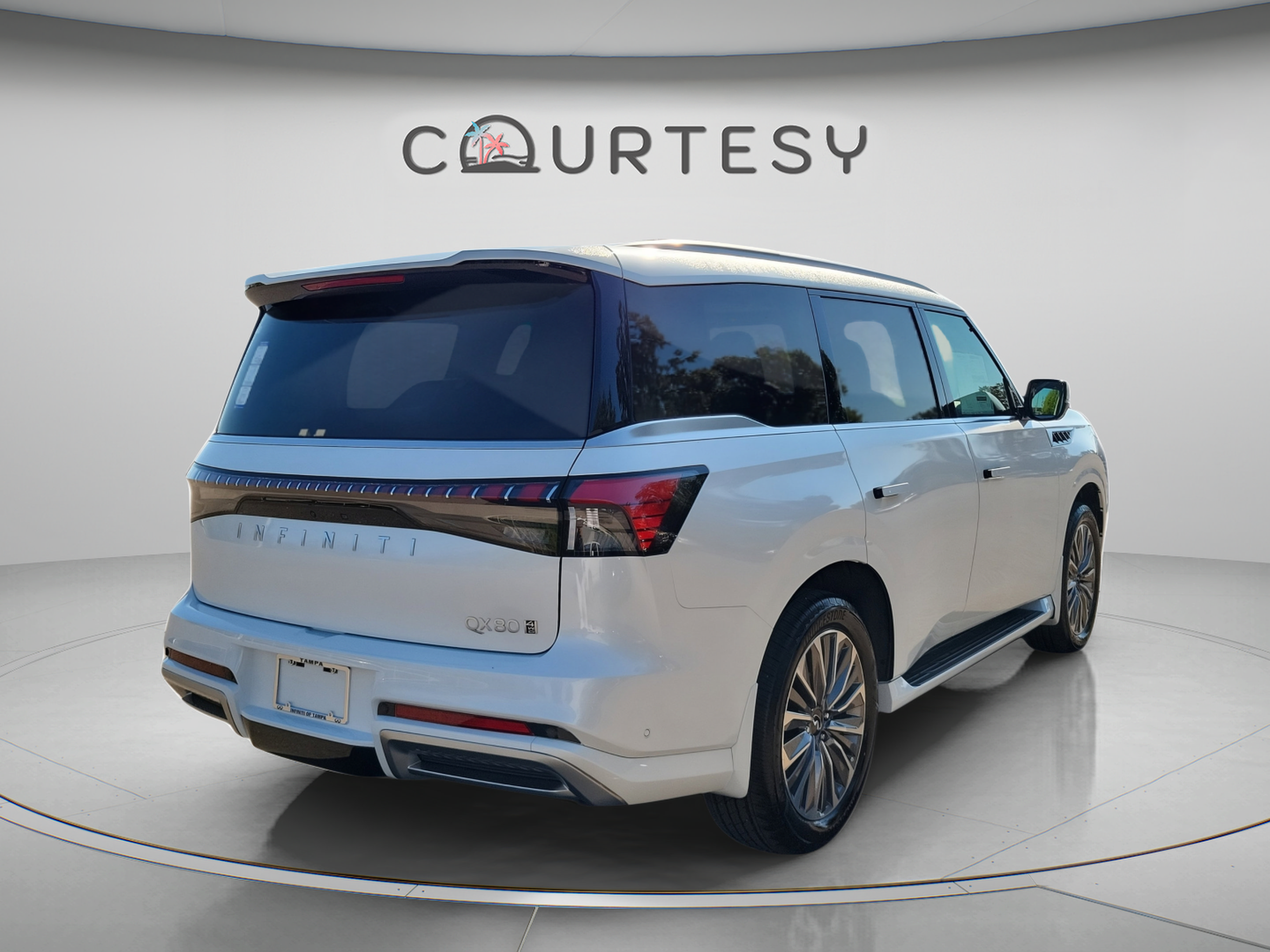 Used 2026 INFINITI QX80 Luxe w/ Cargo Package AWD/4WD image 4