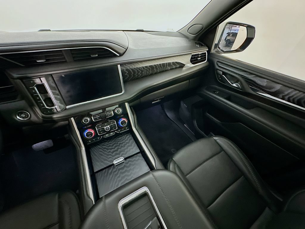 Used 2023 GMC Yukon Denali w/ LPO, Floor Liner Package AWD/4WD image 11