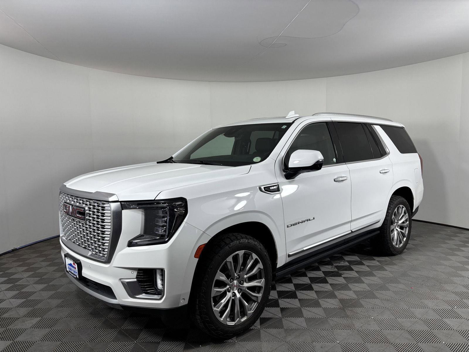 Used 2023 GMC Yukon Denali w/ Advanced Technology Package image 1
