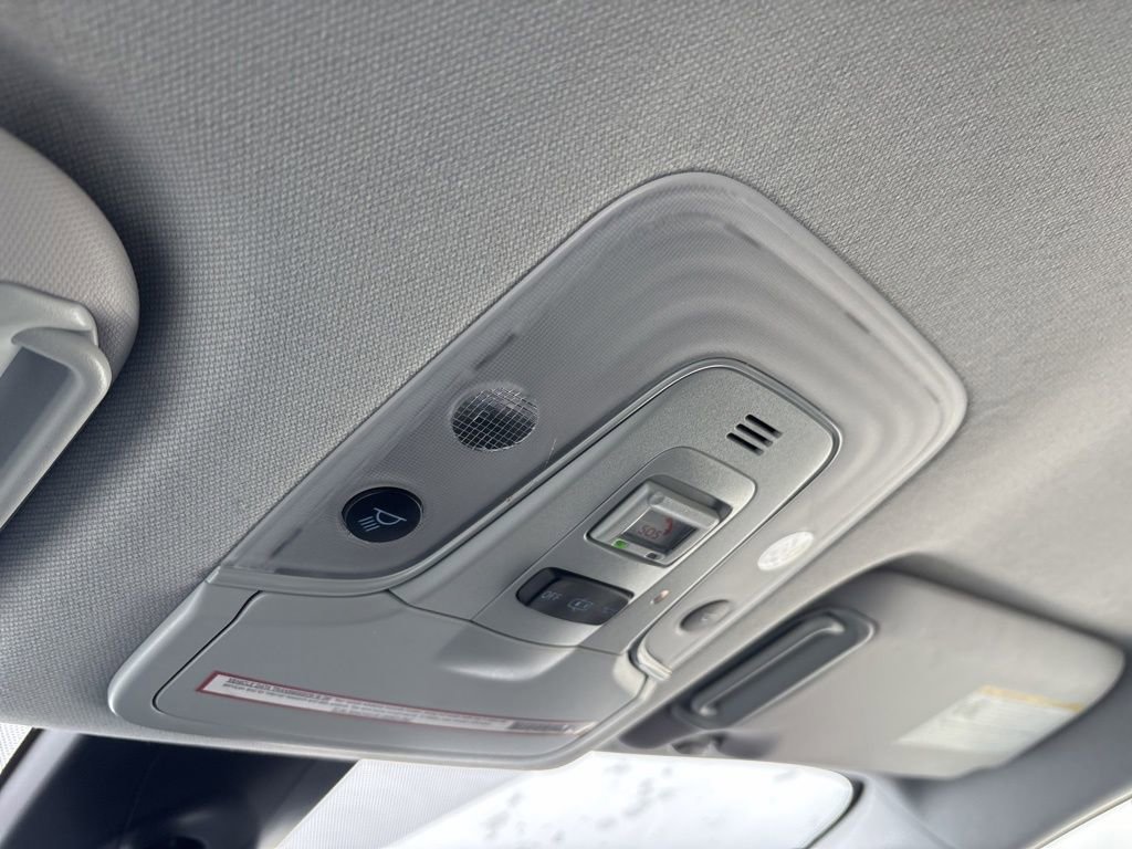 Used 2021 Toyota Prius LE image 27