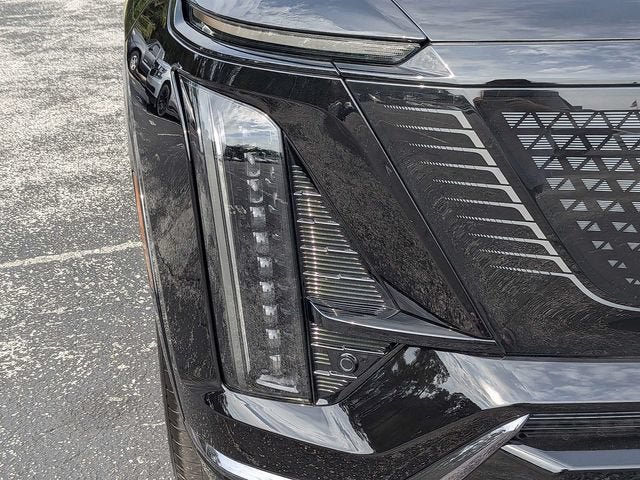 New 2027 Cadillac Vistiq Sport w/ LPO, Floor Liner Package AWD/4WD image 9
