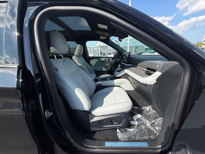 New 2027 Ford Explorer Platinum AWD/4WD image 13
