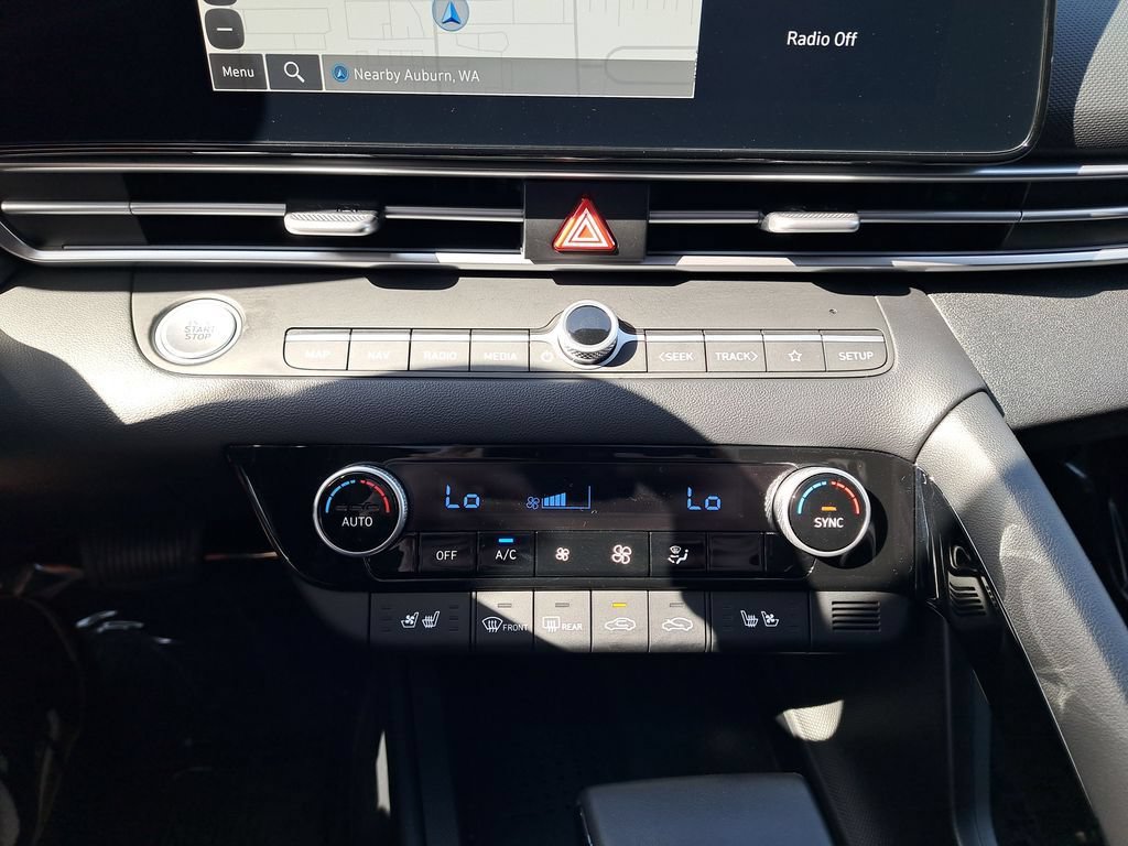 Used 2023 Hyundai Elantra Limited FWD image 19