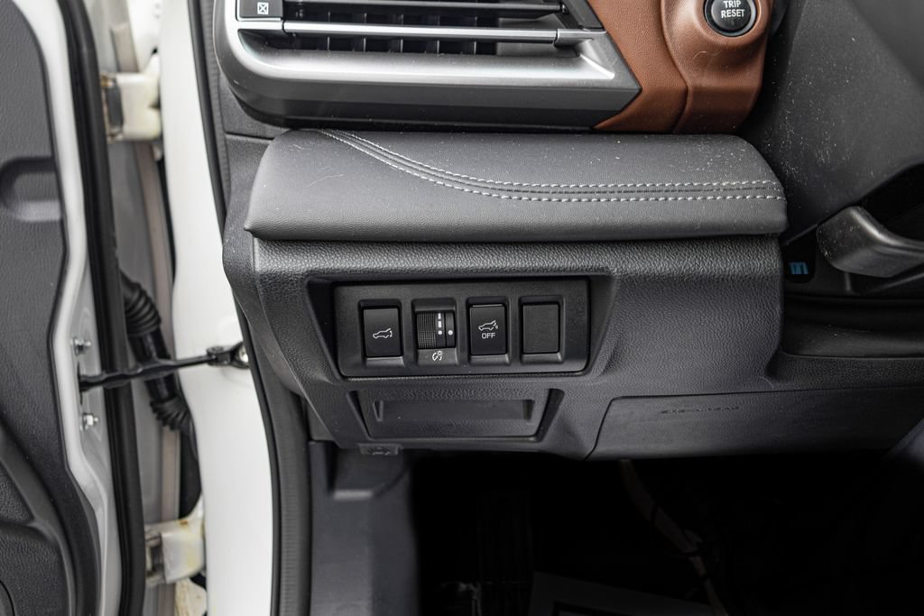 Used 2021 Subaru Outback Touring AWD/4WD image 27
