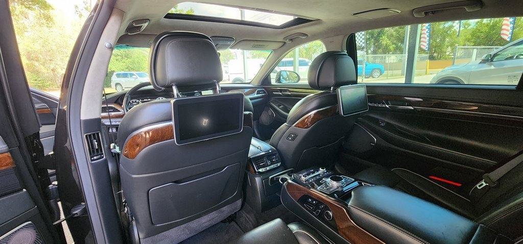 Used 2018 Genesis G90 5.0 Ultimate RWD image 32