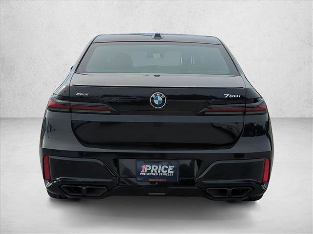 Used 2024 BMW 760i xDrive w/ Premium Package 2 image 7