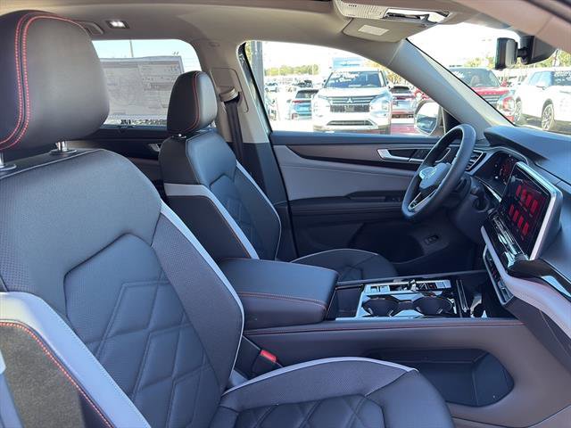 New 2026 Volkswagen Atlas Peak Edition image 9