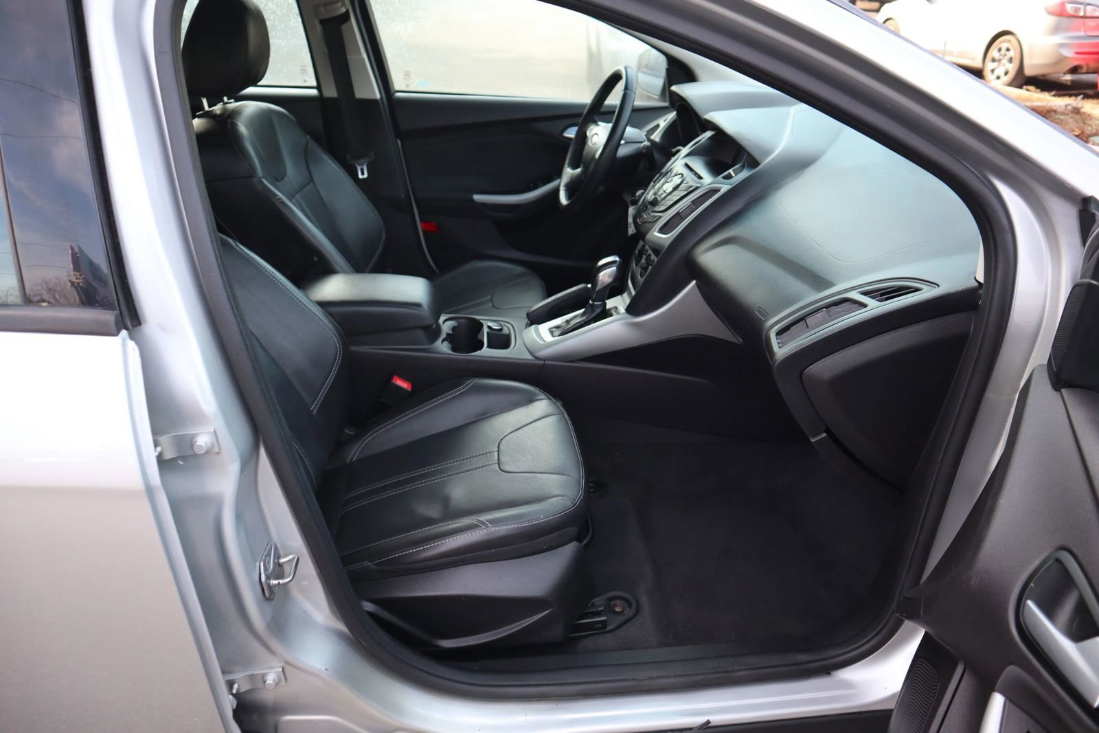 Used 2014 Ford Focus SE w/ Equipment Group 201A image 16