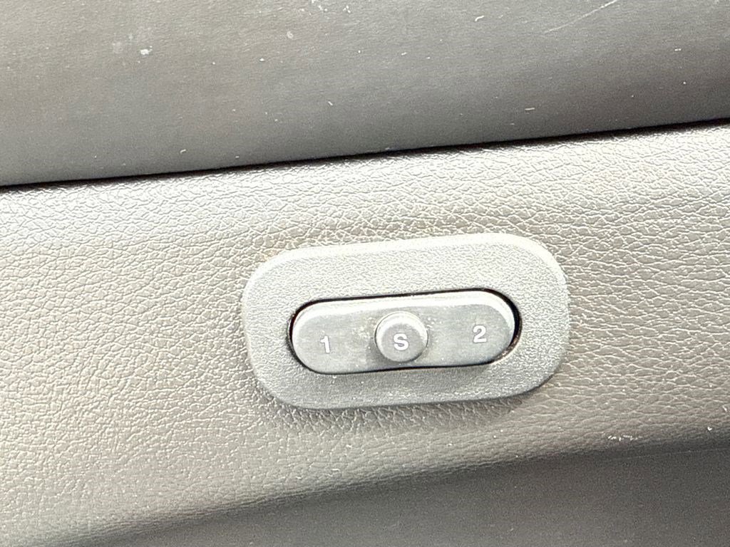 Used 2020 Jeep Grand Cherokee Overland image 23