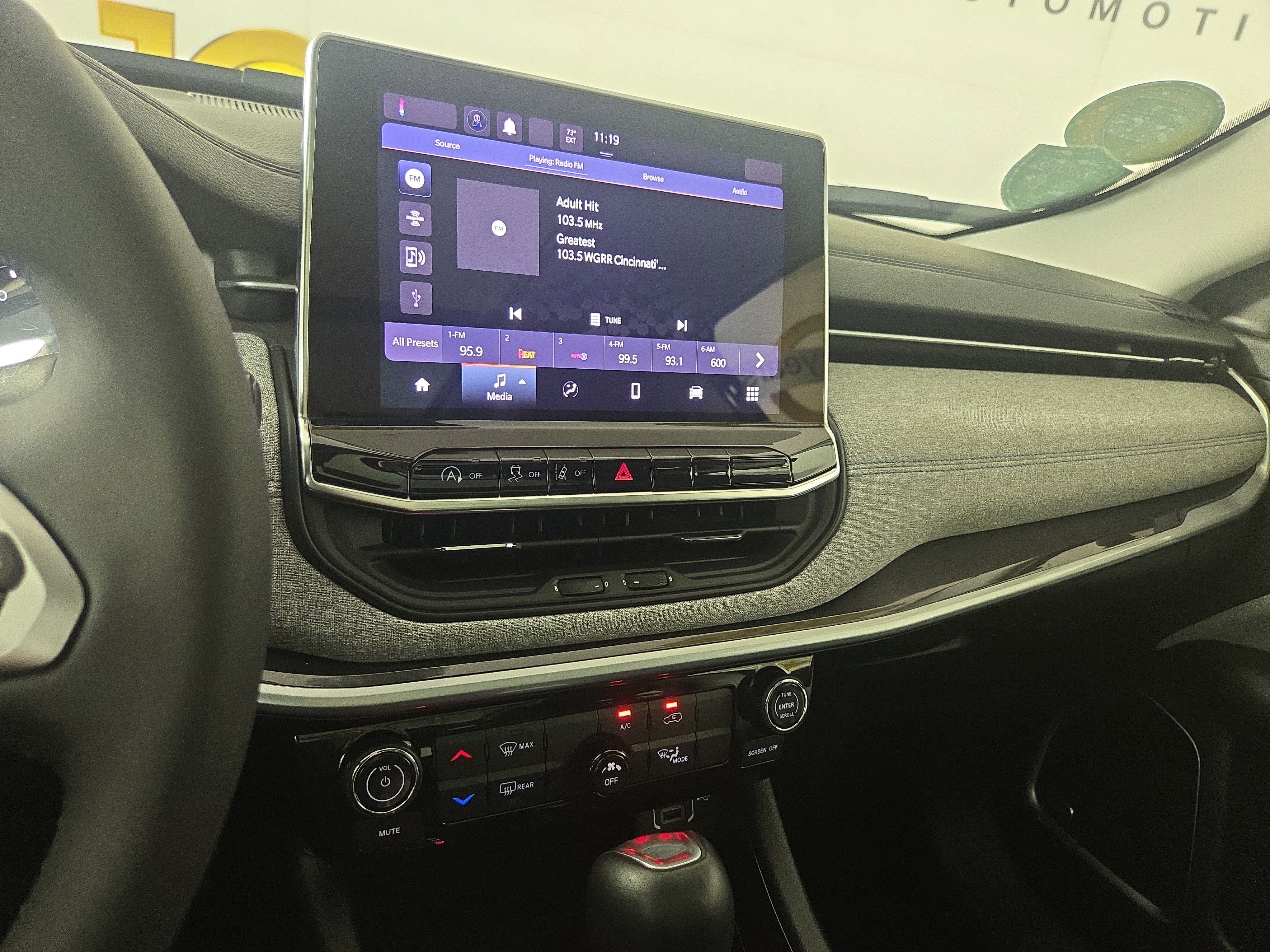 Certified 2022 Jeep Compass Latitude w/ Sun and Sound Group AWD/4WD image 23