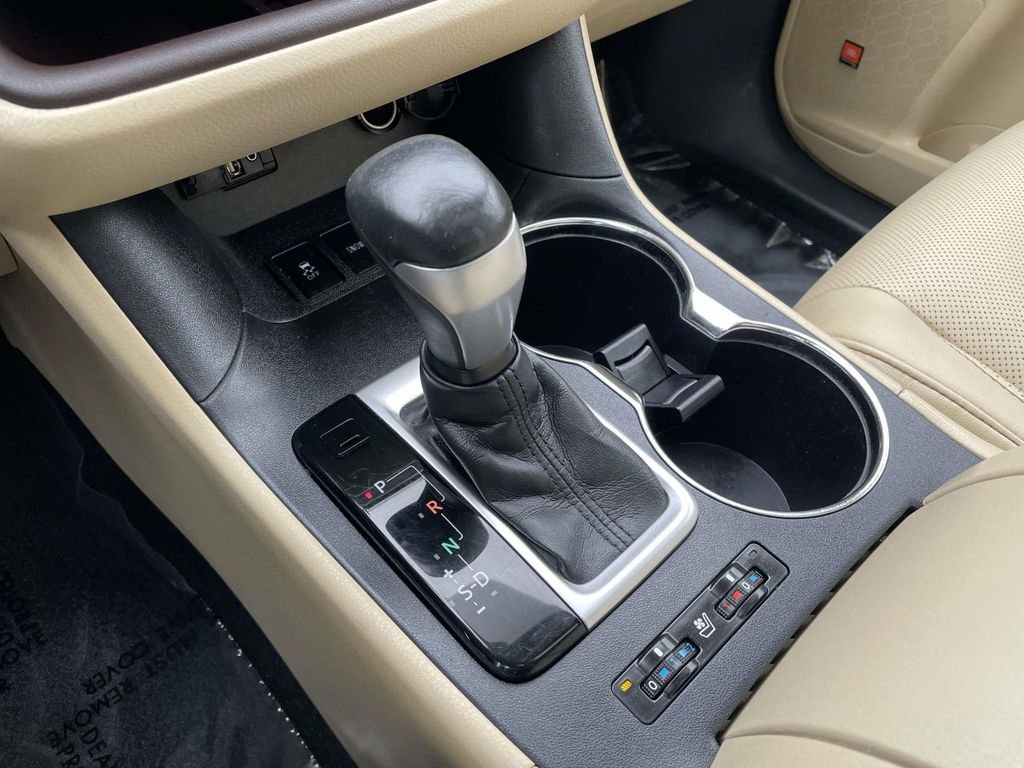 Used 2016 Toyota Highlander Limited image 46