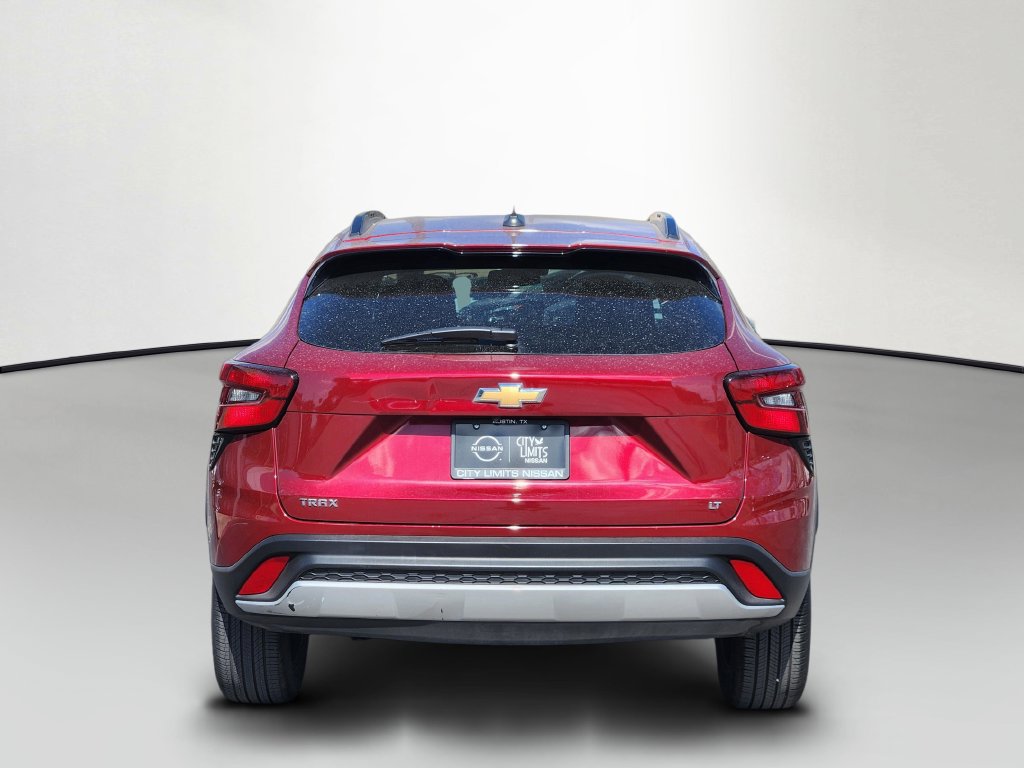 Used 2024 Chevrolet Trax LT w/ Driver Confidence Package FWD image 6