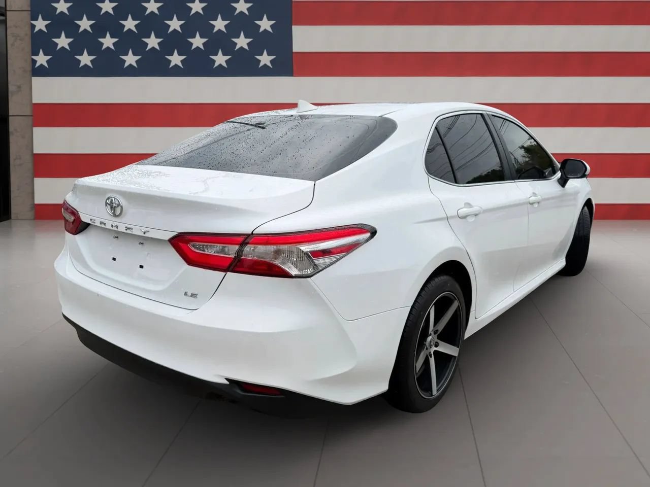 Used 2020 Toyota Camry LE FWD image 7