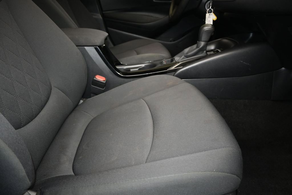 Used 2022 Toyota Corolla LE FWD image 25