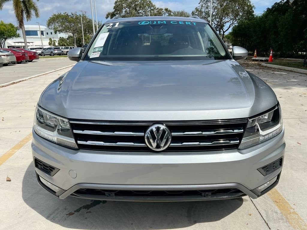 Used 2021 Volkswagen Tiguan SEL image 2