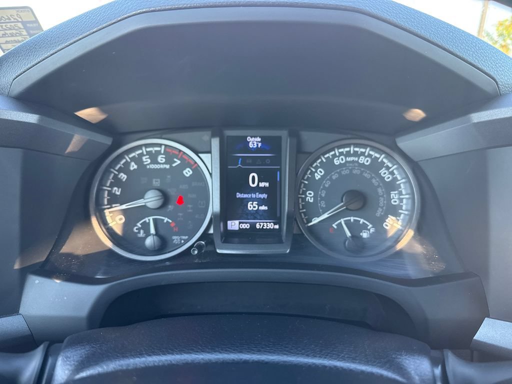 Used 2023 Toyota Tacoma TRD Off-Road w/ Technology Package AWD/4WD image 17