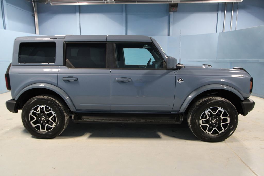 Used 2025 Ford Bronco Outer Banks image 32