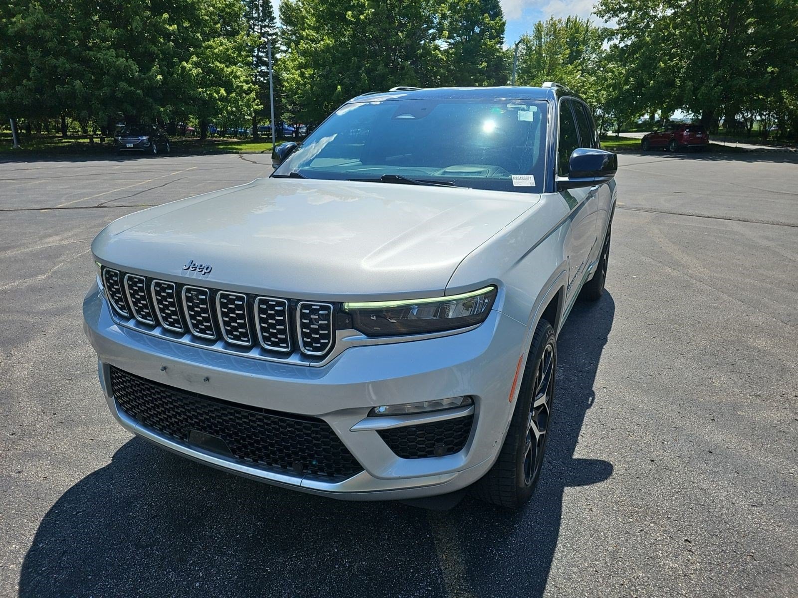 Used 2022 Jeep Grand Cherokee Summit AWD/4WD image 2