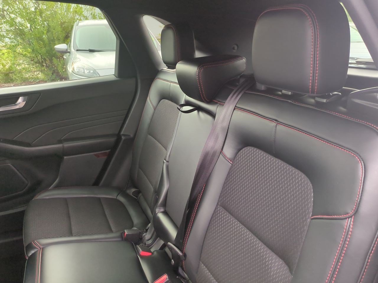 Used 2025 Ford Escape ST-Line Select AWD/4WD image 30