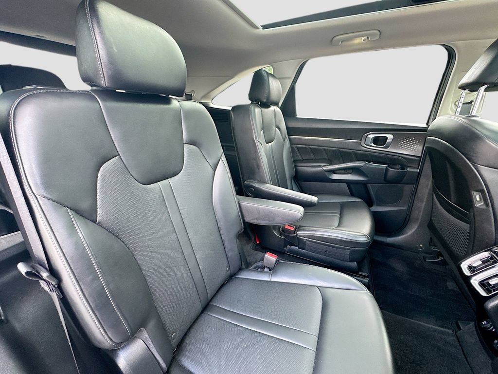 Certified 2023 Kia Sorento SX AWD/4WD image 32