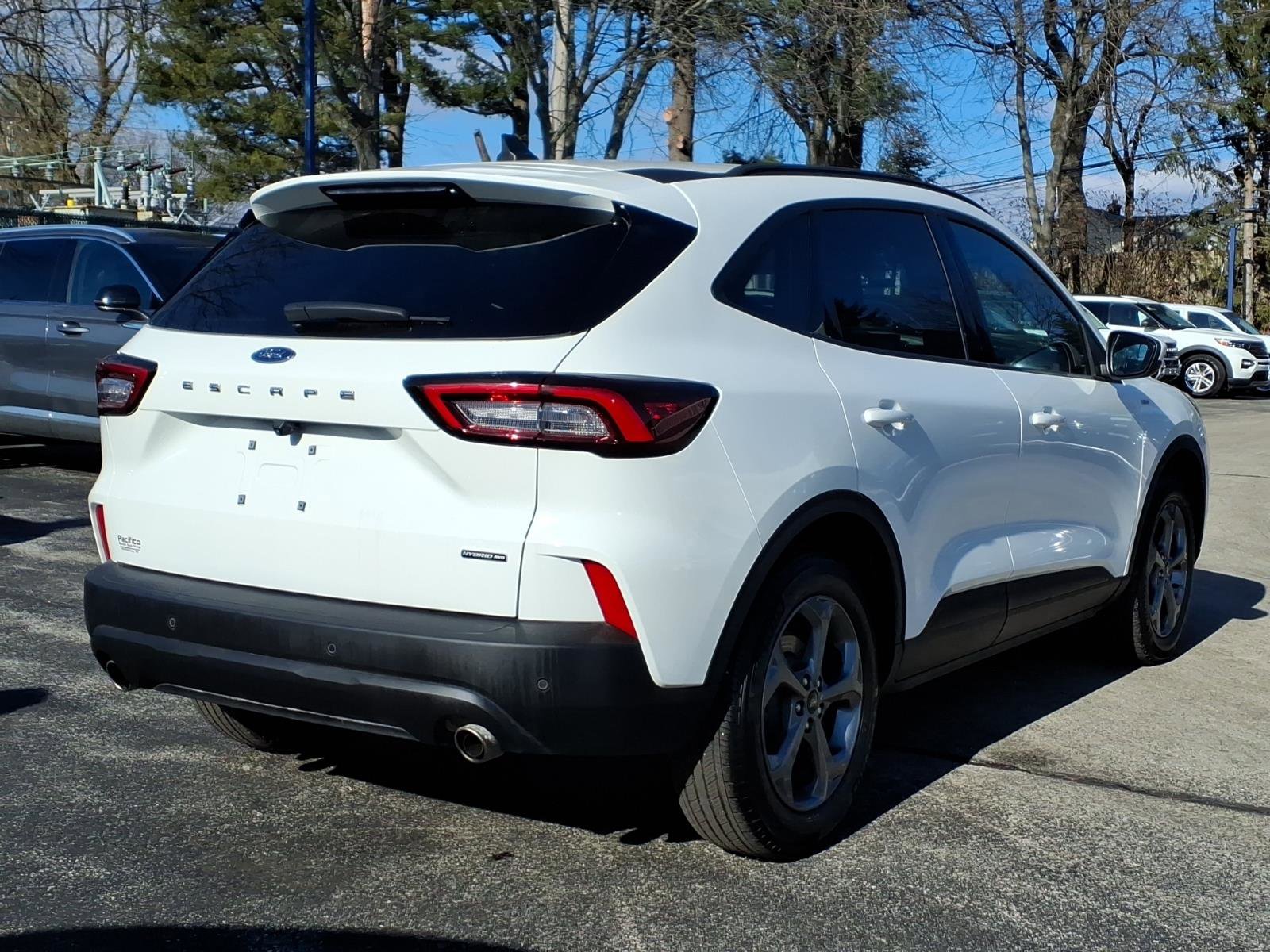 Certified 2025 Ford Escape ST-Line Select w/ Tech Pack #1 image 4