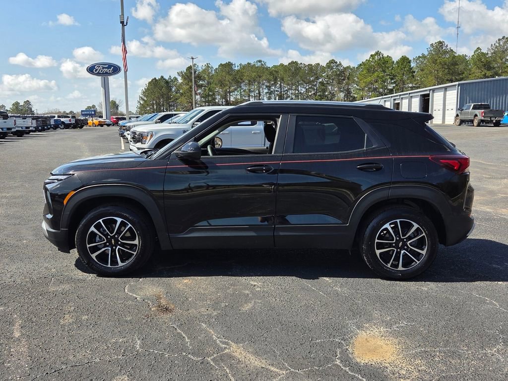 Used 2026 Chevrolet TrailBlazer LT w/ Driver Confidence Package image 4