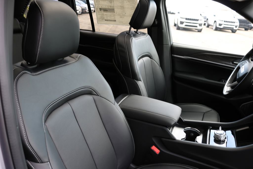 New 2026 Jeep Grand Cherokee Limited AWD/4WD image 21
