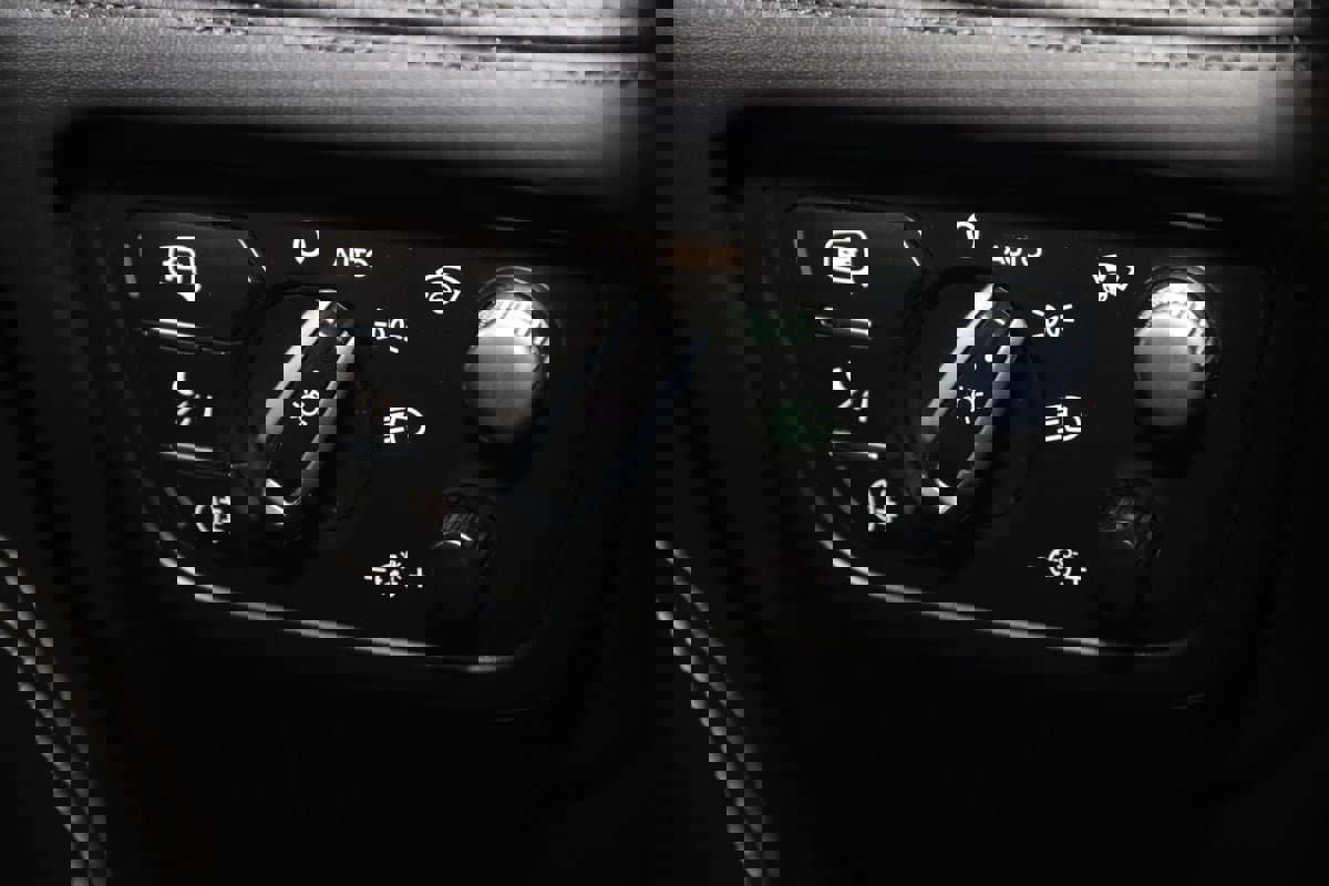 Used 2019 Bentley Bentayga image 44