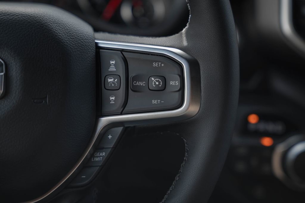 New 2026 RAM 1500 4x4 Crew Cab image 33