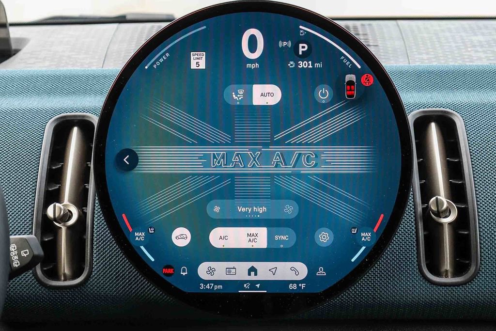 Used 2025 MINI Cooper Countryman S w/ Comfort Package Max image 14