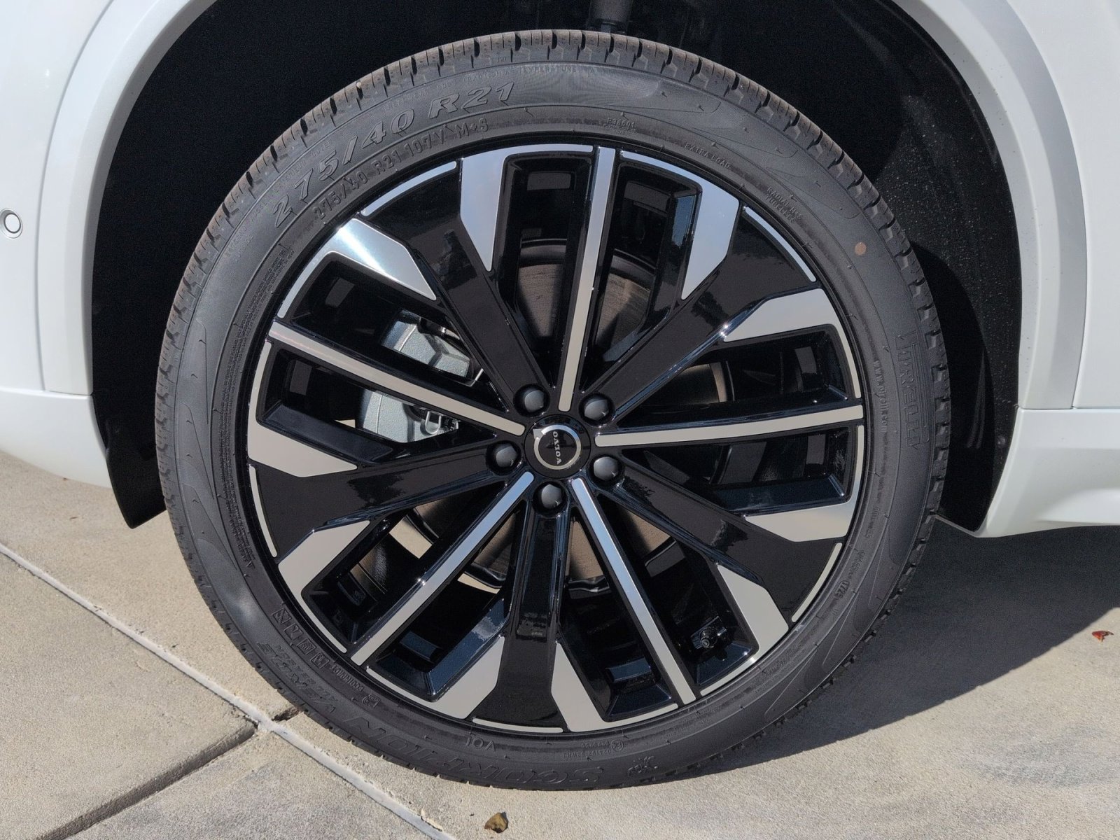 New 2026 Volvo XC90 B6 Ultra image 12