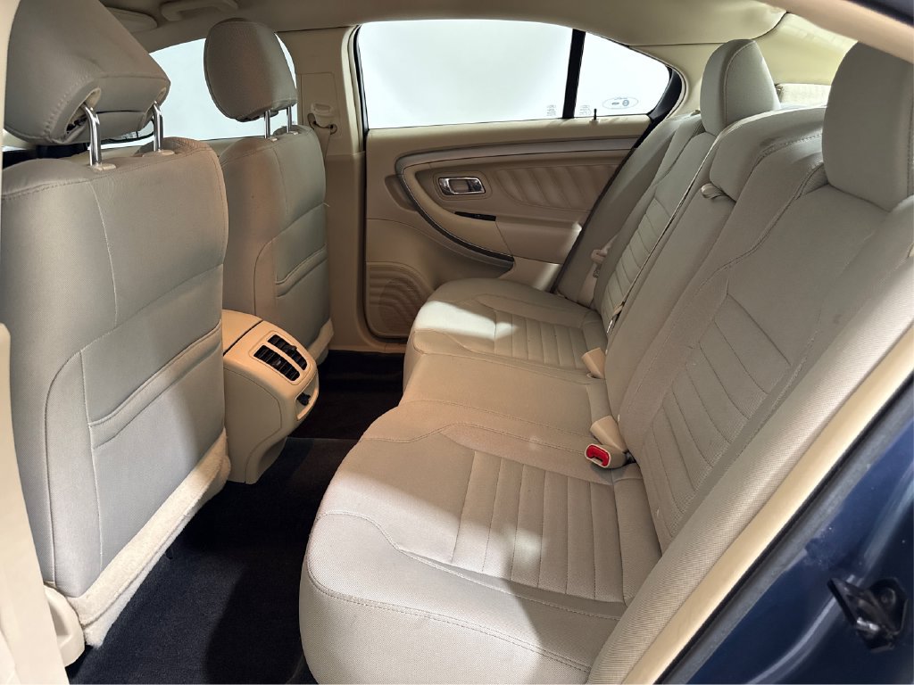 Used 2018 Ford Taurus SE FWD image 26
