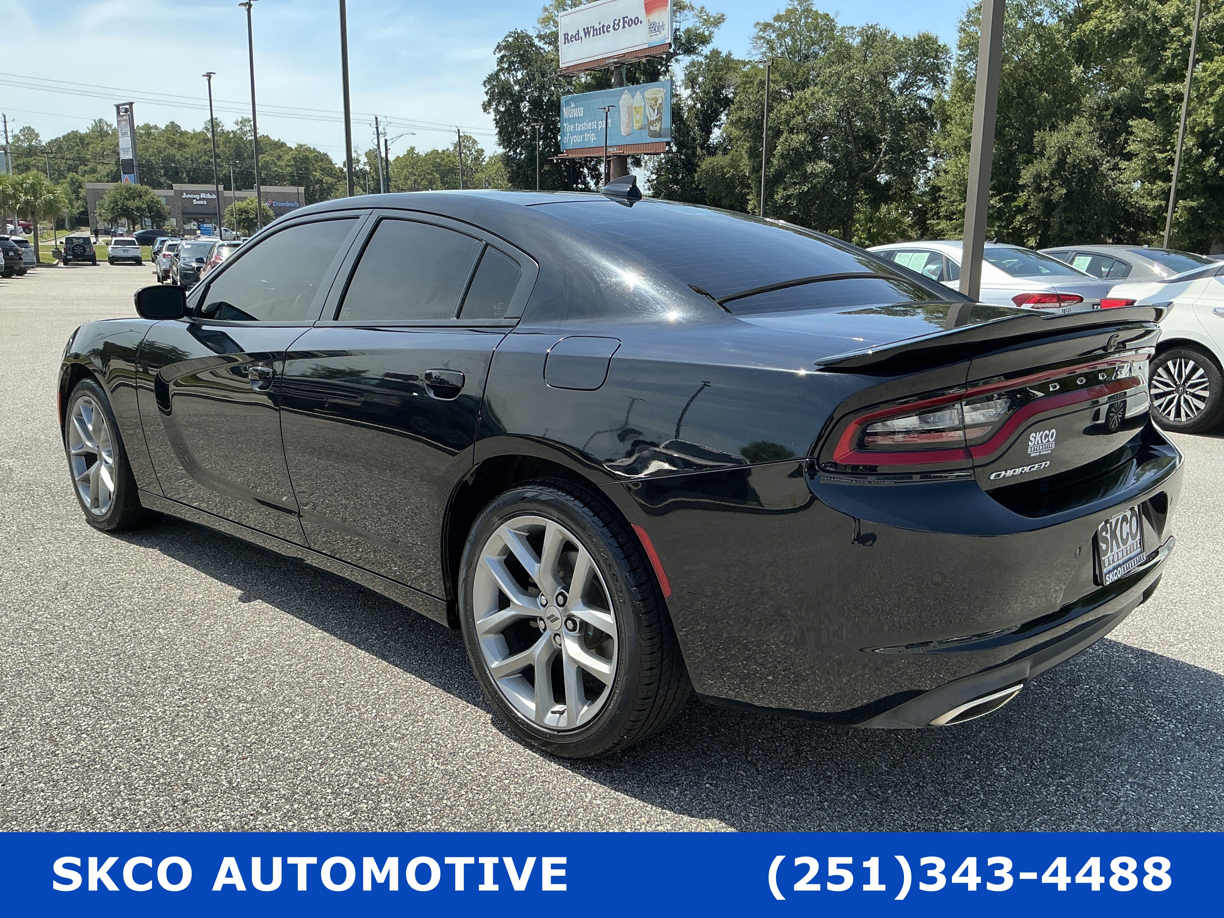 Used 2022 Dodge Charger SXT w/ Plus Group RWD image 3
