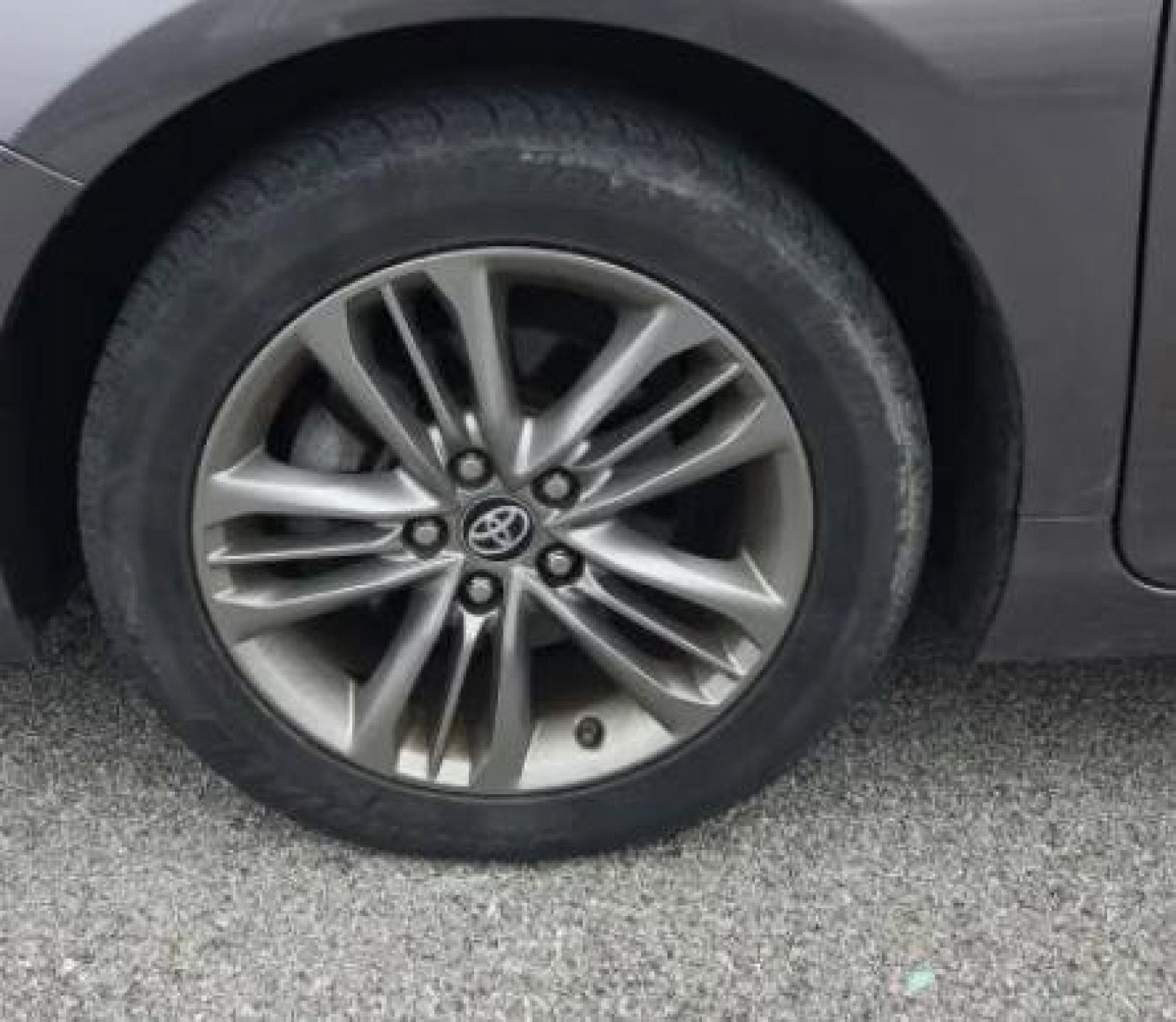 Used 2017 Toyota Camry SE image 6